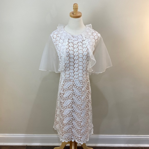 Eloquii Dresses & Skirts - Eloquii Women’s White Eyelet Puff Sleeve Ruffle Dress Size 16